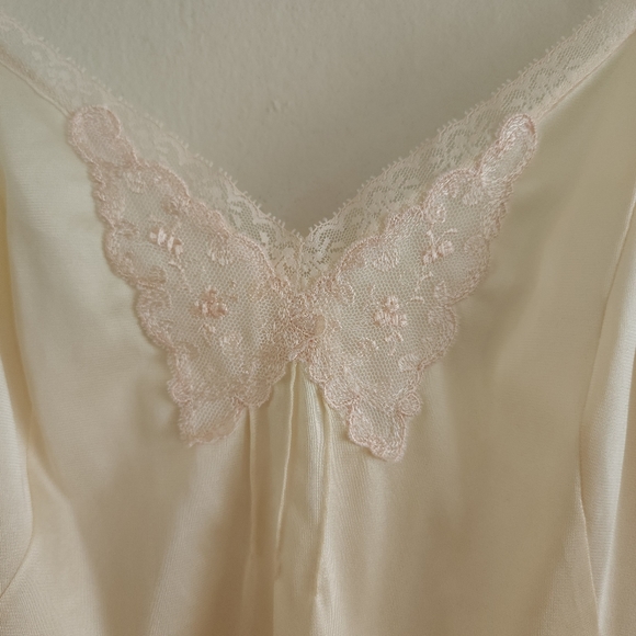 Vintage Lorraine Slip - Picture 6 of 10